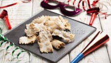 Chiacchiere, frappe o cenci in versione gluten free Chiacchiere, frappe o cenci in versione gluten free