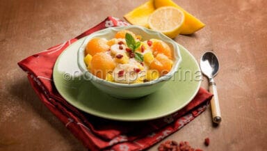 macedonia con mango, goji, banana