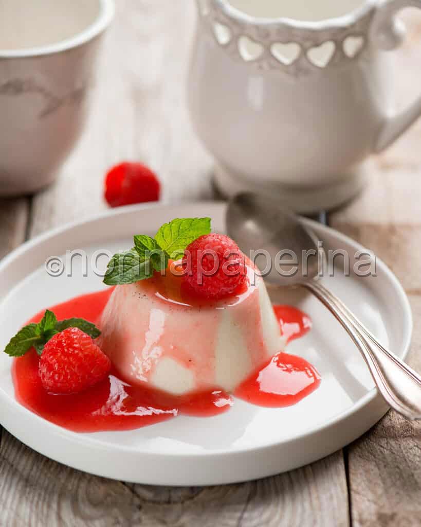 Panna cotta ai lamponi