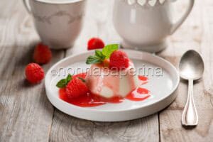 Panna cotta ai lamponi