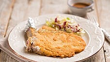 Cotoletta alla milanese, la semplicità a tavola