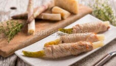 Involtini ripieni agli asparagi , grana padano e timo