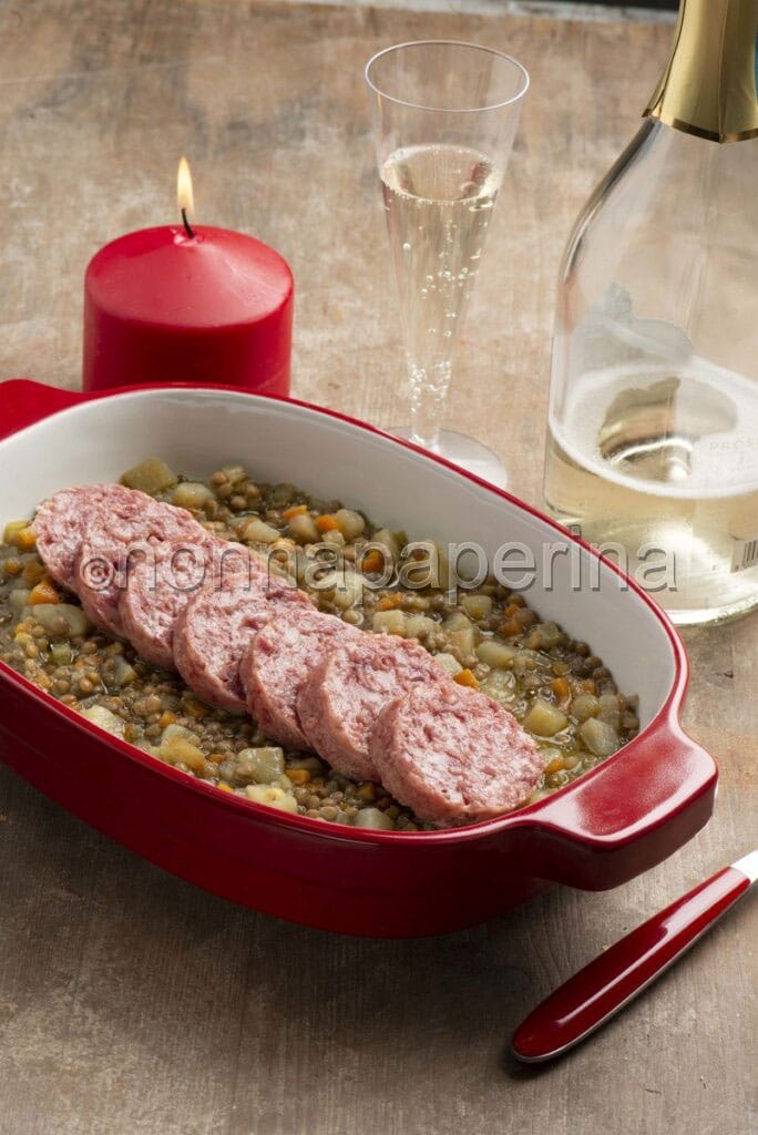 cotechino con lenticchie cotechino con lenticchie