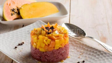 Tartara di manzo ai frutti tropicali