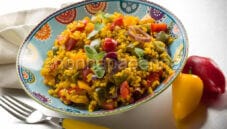 Riso con peperoni e zafferano: sintesi di gusto