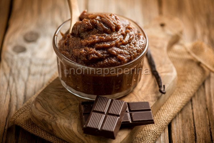 Crema di burro al cioccolato, uno spalmabile delizioso Crema di burro al cioccolato