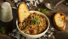 Zuppa di legumi, piatto povero ma salutare Zuppa di legumi, piatto povero ma salutare