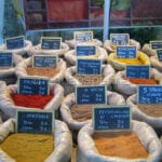 Aromatic herbs and spices: their uses and properties in the kitchen