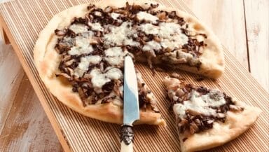 Focaccia con gorgonzola e radicchio