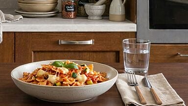 Farfalle con pomodoro e scamorza
