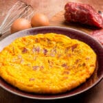 Frittata con salame, una variante davvero sfiziosa Frittata con salame, una variante davvero sfiziosa