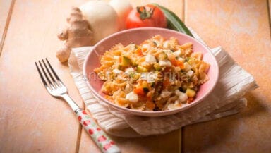 Farfalle con pomodoro e scamorza