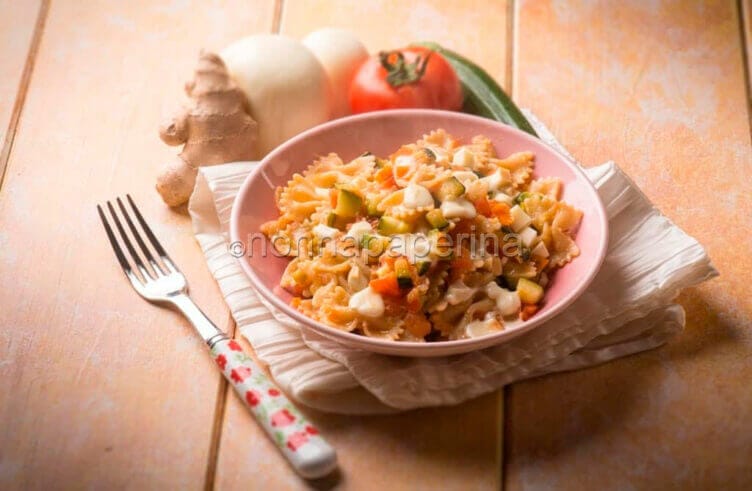 Farfalle con pomodoro e scamorza tutto all’italiana Farfalle con pomodoro e scamorza