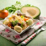 Insalata di avocado e fagioli, una ricetta veloce e semplice Insalata di avocado e fagioli, una ricetta veloce e semplice