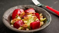 Oggi Insalata con fontina, barbabietola e noci