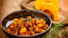 Come fare i Quadratini di zucca stufati per contorno