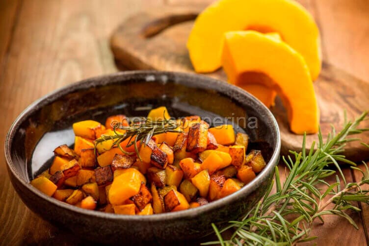 Quadratini di zucca stufati