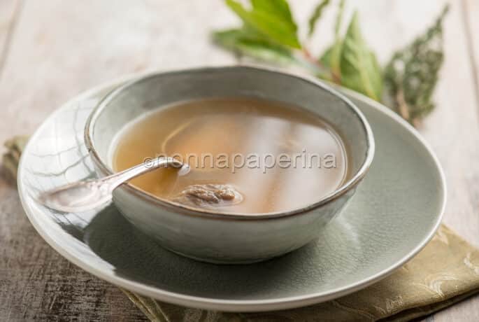 Zuppa di tartaruga, una specialità della tradizione inglese Zuppa di tartaruga, una specialità della tradizione inglese
