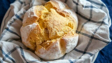 pane allo zafferano