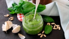 Pesto di basilico alla genovese un classico intramontabile