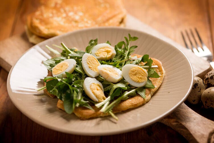 Frittatina di ceci con uova di quaglia 