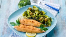 Filetti di sgombro con broccoli e olive gusto e leggerezza