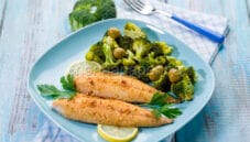 Filetti di sgombro con broccoli e olive gusto e leggerezza