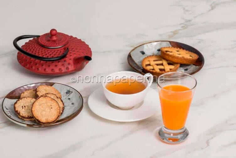 Infuso di tiglio , rimedio della nonna per l’insonnia Infuso di tiglio