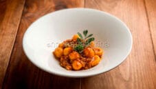 Gnocchi con ragù di coniglio, un delizioso primo Gnocchi con ragù di coniglio, un delizioso primo