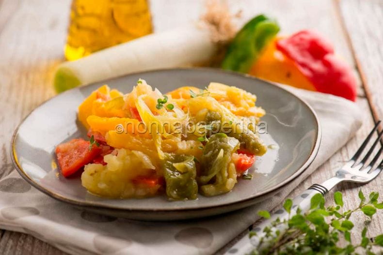 Peperoni e porri in insalata