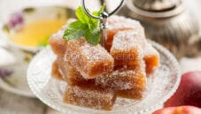 Persicata, un dolcetto che riempie l’aria di ricordi Persicata, un dolcetto che riempie l’aria di ricordi