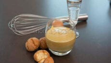 Zabaione al barolo con amaretti