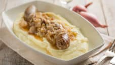 Salsiccette al Soave, una delizia per i tuoi ospiti