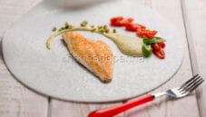 Orata al forno con salsa al pistacchio: un secondo gourmet Orata al forno con salsa al pistacchio: un secondo gourmet