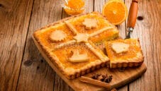 Crostata di quinoa e marmellata di arance per merenda Crostata di quinoa e marmellata di arance per merenda