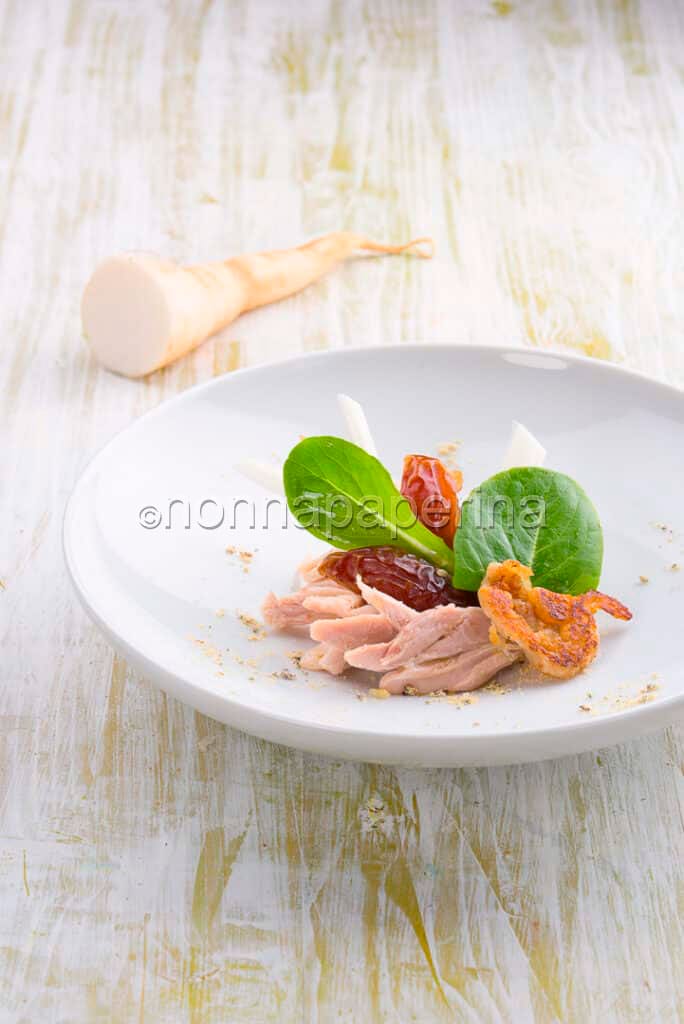 Insalata di pollo con datteri e spinacino