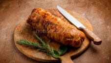 Arrosto di faraona ripiena al forno: i sapori della tradizione