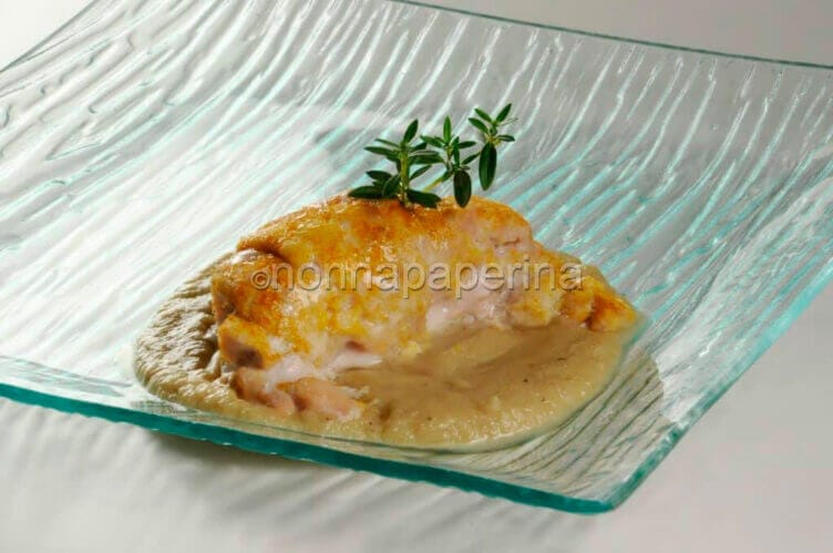 Filetti di branzino con salsa di cannellini, un piatto delicato Filetti di branzino con salsa di cannellini