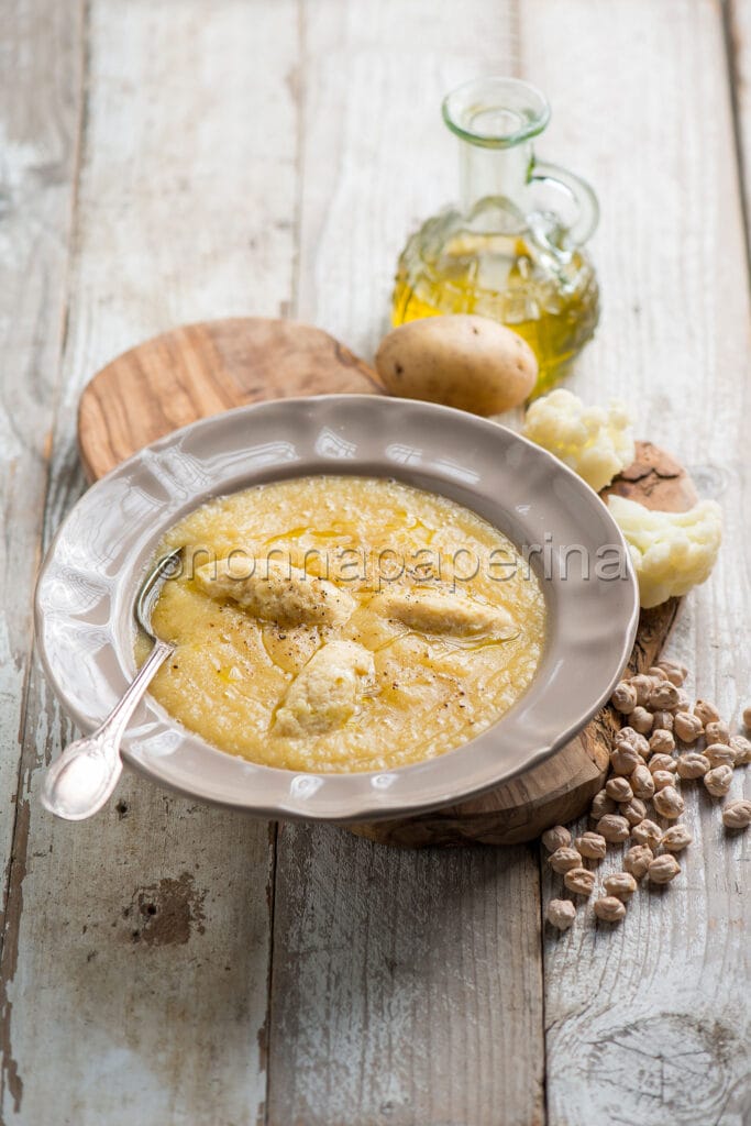 Crema di cavolfiori con gnocchi di ceci