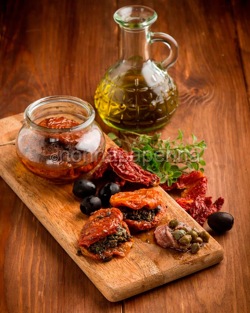 Pomodori secchi ripieni