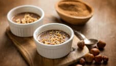 Budino con farina di carrube, alternativo al cioccolato