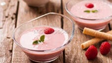 Mousse di fragole e banane, una ricetta semplice e gustosa Mousse di fragole e banane, una ricetta semplice e gustosa