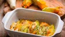 Fiori di zucchina ripieni al forno, una ricetta ottima Fiori di zucchina ripieni al forno, una ricetta ottima