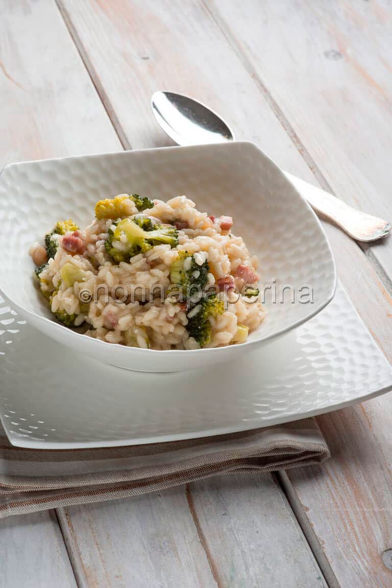 Risotto con broccoli e pancetta , un abbinamento gustoso