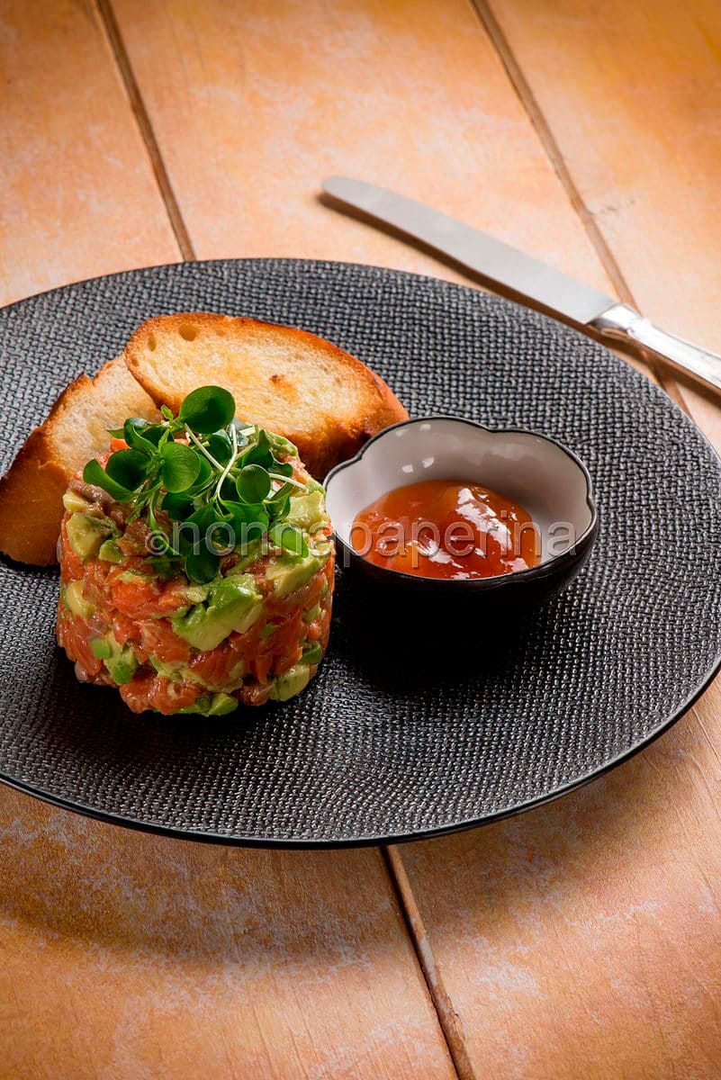 Tartare di salmone e avocado