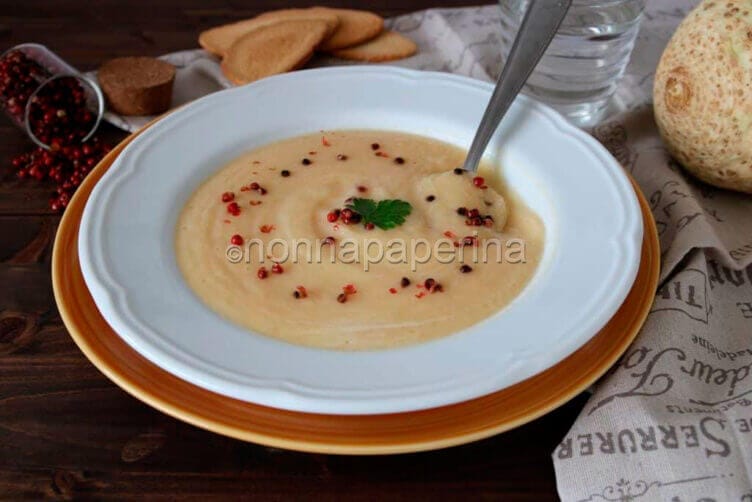 Vellutata di cavolo rapa