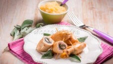 Involtini di tacchino alla salsa di mele: delicato