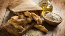 Grissini al sesamo, una delizia per i vostri aperitivi