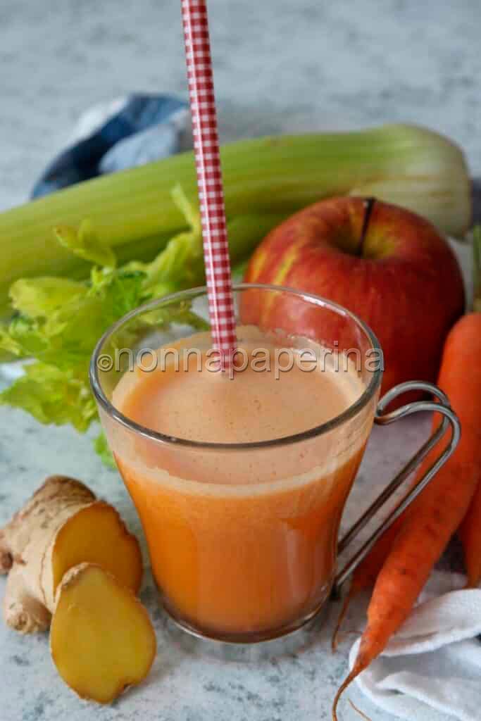 Centrifugato mela carota e sedano IMG Centrifugato mela carota e sedano IMG