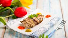 Filetto di branzino al forno in crosta di melanzane